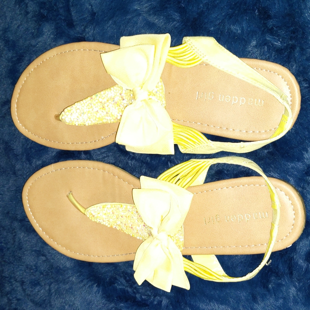 Size 10 Yellowed Sparkly Beaded Sandals with Bows - Madden Girl